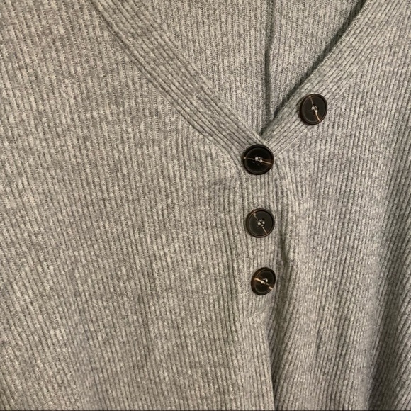 Cable & Gauge V-Neck Pullover Sweater Gray Ribbed - Picture 6 of 9